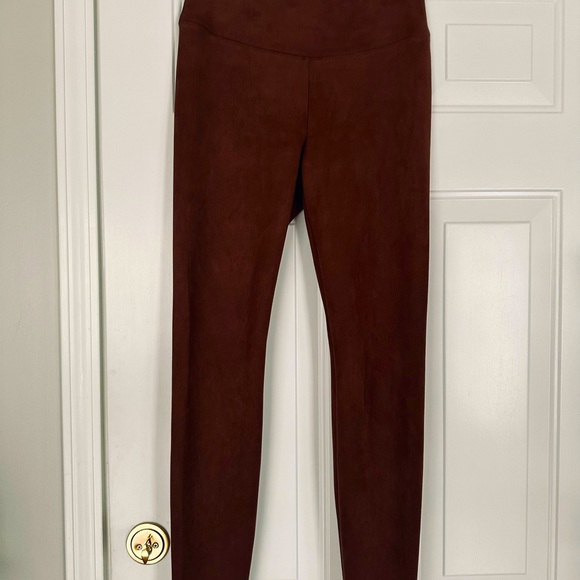 WHBM Runway leggings - Picture 3 of 5